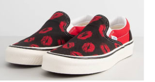 Zapatillas de Mujer VANS Old Skool estampado besos por 28€