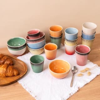 Beker- en kommenset Feu 18-delig €24,95 bij de Action