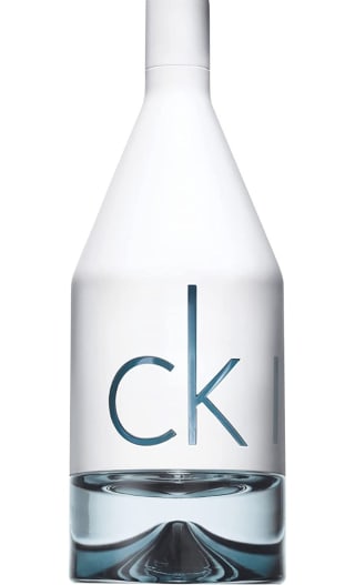 Calvin Klein, Agua de colonia para hombres 150 ml por 19,60€.