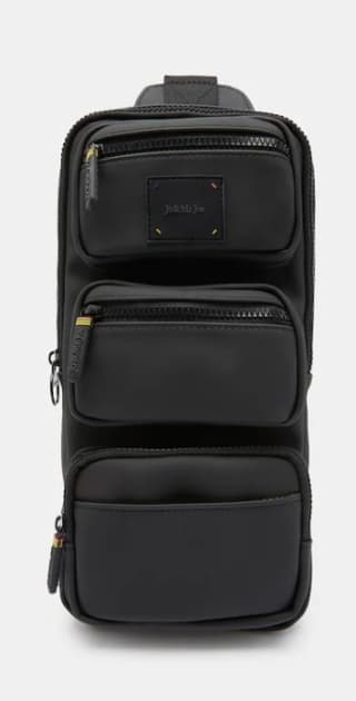 Jo & Mr.Joe Mochila en negro con asa única por 11,37€.