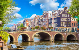 Rondvaart door grachten van Amsterdam (75 min) voor €9,50 via Tripper