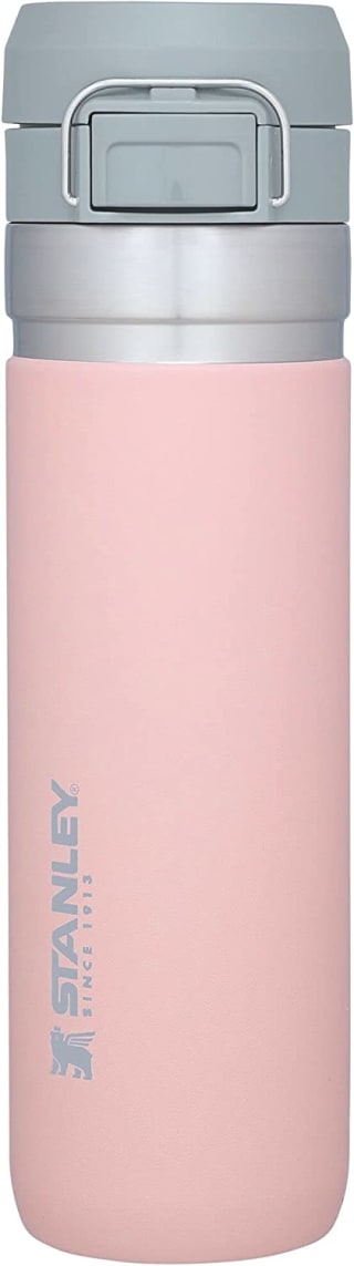 Garrafa da Stanley, modelo The Quick Flip GO de 700ml - R$ 183,10
