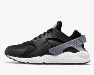 Nike Air Huarache J22 sneakers voor €60,47 bij Nike