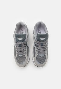 New Balance Sneakers laag '2002' voor €81,95 bij Zalando