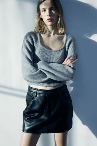 Ribgebreide trui zwart of blauwgrijs voor €6,99 bij H&M