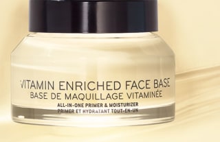 Muestra gratis, Vitamin Enriched Face Base , leer descripccion