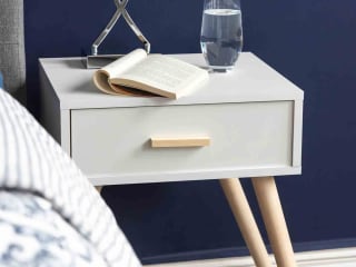 Wenko® Mesita de noche y mueble de almacenaje de estilo escandinavo. por 21.49€