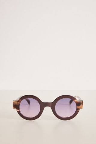 Gafas de sol carey con funda tropical por 4,99€