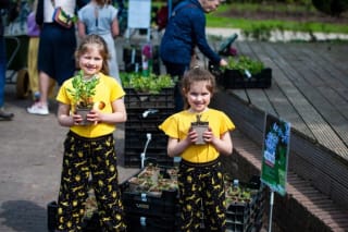 2 gratis planten op 11 mei 2025 voor bewoners van Enschede