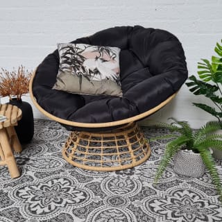 Ronde rotan loungestoel met luxe kussen voor €99 bij de Action