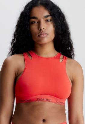 Bralette CK Deconstructed Rojo Calvin Klein por $20.990