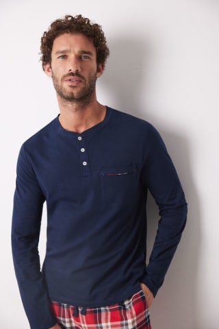 3 Set de pijamas familiares cuadros rojos por 30,54€ Promoción 3x2