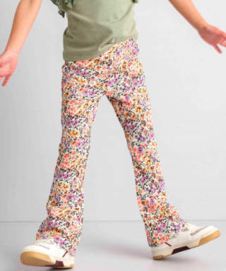 Diverse meisjes shirts en broeken vanaf €9 bij Terstal