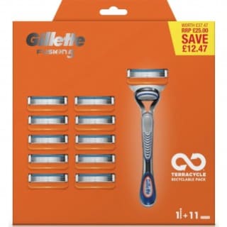 Gillette - Fusion 5 Set - Special Pack - 11 mesjes + houder voor €27,95 bij ShaveSavings