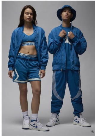 Chaqueta Bomber Nike Jordan M J ESS STMT LTWT RNGD por 63€