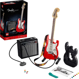 LEGO® Ideas Fender® Stratocaster™ voor €101,89 bij Amazon