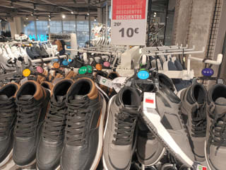 Botas deportivas caballero a 10€ en Primark Gran Via