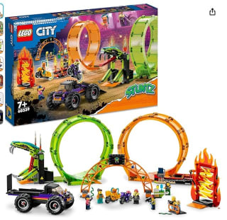 Set Lego City Stuntz Pista Acrobática con Doble Rizo, Monster Truck y Motos de Juguete por 47,80€