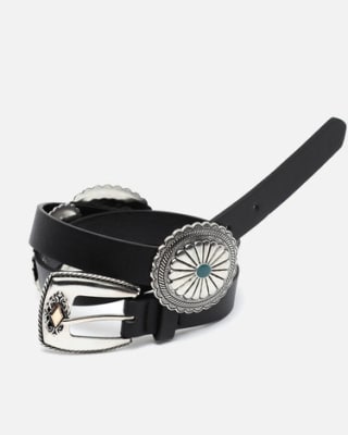 Cinturón fino con detalles metálicos por 3,90€