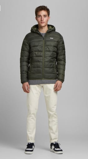 Abrigo con capucha de la marca Jack and jones por 26,99€