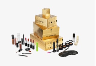 MAC adventskalender make-up set voor €140,36 dmv code bij Zalando