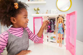 Barbie Fashionistas Ultieme kledingkast met pop voor €22,99 bij Amazon