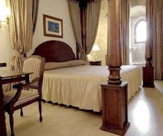 Escapada a Burgos Olmillos de Sasamón con desayuno y cena Castillo del siglo XV desde 149€ 2 personas