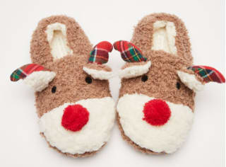 Zapatillas Women'secret de reno de navidad para niños y adultos por 4,49€