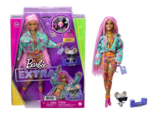 Barbie Muñeca articulada con trenzas rosas y ropa de flores por 15€.