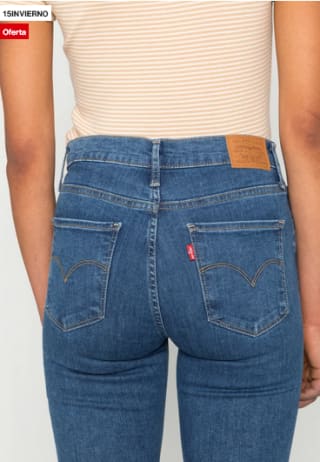 Vaqueros pitillo Levi's720 HIGH RISE SUPER SKINNY por 40,76€