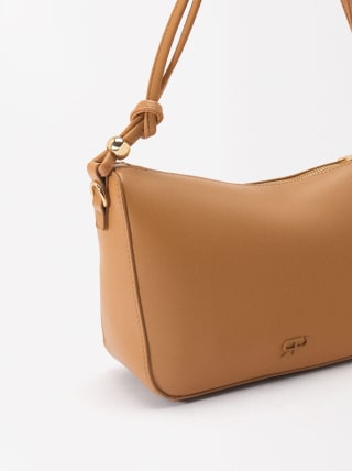 Bolso de hombro con bandolera por 9,99€.