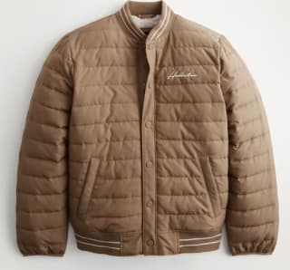 Cazadora acolchada Hollister con forro de sherpa por solo 35,70€