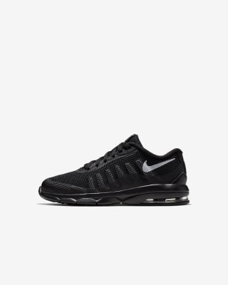 Zapatillas Nike Air Max Invigor + 3 calcetines por 40,47€