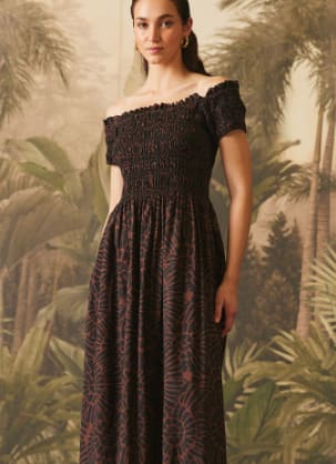 Vestido Hombros Descubiertos y Torso Elasticado por $23.990
