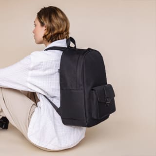Bold Banana Zipp Top Backpack big black voor €30 bij Bold-banana