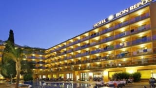 Escapada 1 Noche con Media Pensión a Calella. por 26€ por persona.