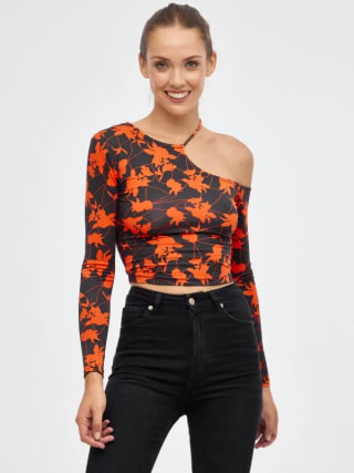Camiseta Crop asimetrica de Mujer por 2.99€