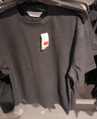 Camiseta negra caballero en Primark Gran Via por 1€