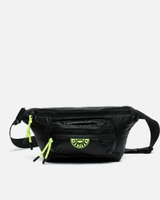 Riñonera de nylon reciclado por 5,70€.