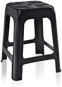 Banqueta de plástico da Arqplast na cor preta - R$ 19,90