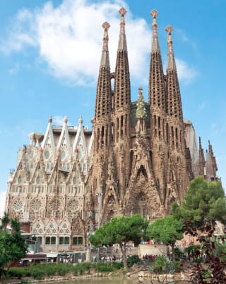 Entra gratis a la sagrada y, leer descripción