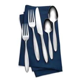 Set de Cubiertos Hampton a $305 en Sam's Club