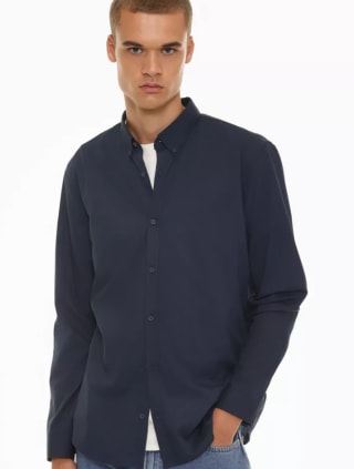 Camisa de manga larga con corte ligeramente ajustado para Hombre por 2.99€