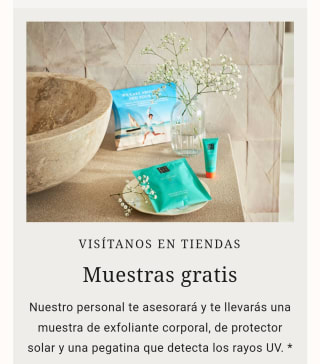 muestra de exfoliante corporal, de protector solar y una pegatina que detecta los rayos UV.