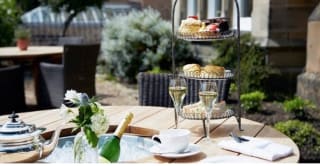 Edimburgo Hotel 5* 3 días para 2 personas por 459€.