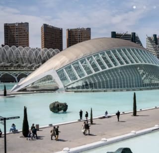 OCEANOGRAFIC 2025 Un viaje al fondo del mar Hotel a 20 min + Entradas incluidas ¡opción de Hemisféric y Museo de las Ciencias desde 50€ con Traventi