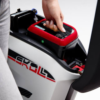 Ciclomotor eléctrico Cecotec Skull por 999€