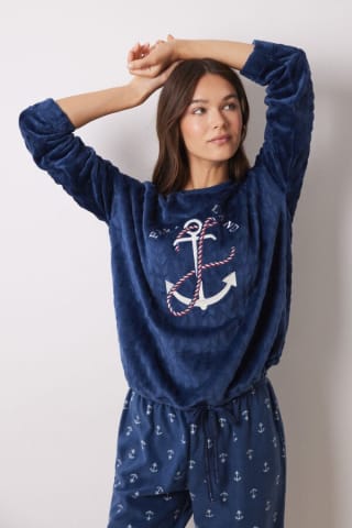 Pijama largo de pelo y polar suave para Mujer por 11.99€