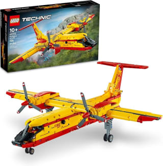 Set LEGO Technic Avión de Bomberos por $1,681 en Amazon