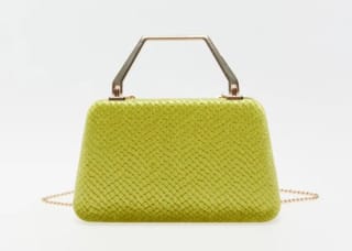 Bolso caja terciopelo asa por 7,99€.